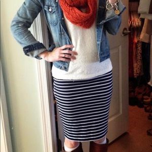 EUC LuLaRoe Cassie Skirt size S